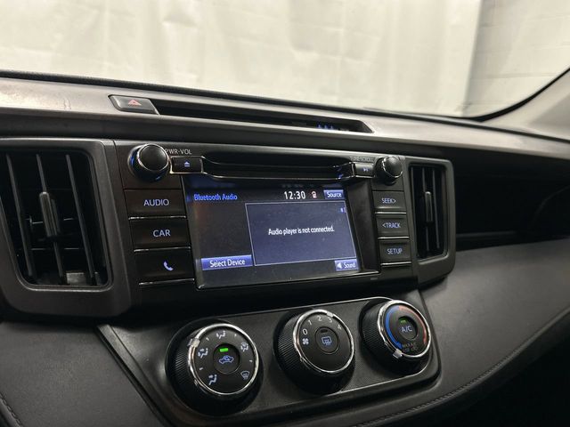 Thumbnail: 2018 Toyota RAV4 - 10