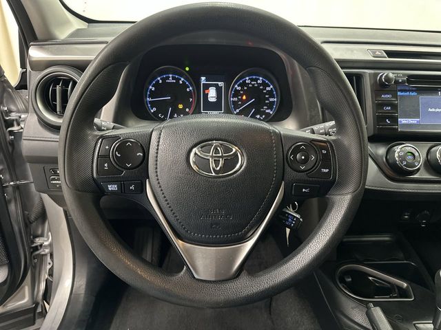 Thumbnail: 2018 Toyota RAV4 - 9