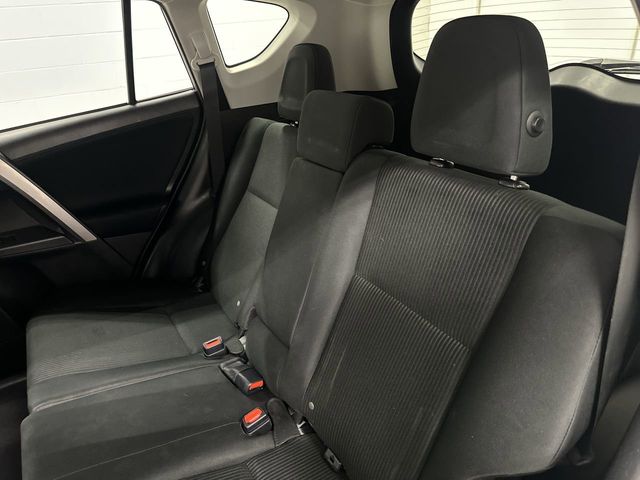 Thumbnail: 2018 Toyota RAV4 - 21