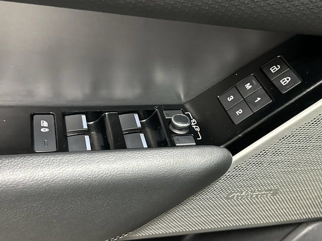 Thumbnail: 2021 Land Rover Range Rover Velar - 27
