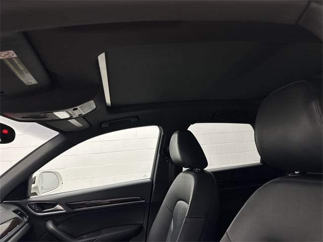Thumbnail: 2015 Audi Q3 - 31