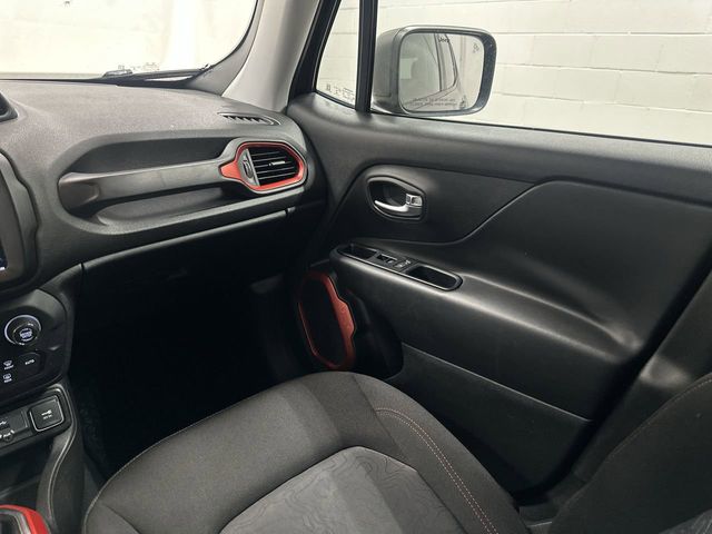 Thumbnail: 2021 Jeep Renegade - 20