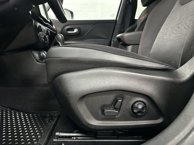 Thumbnail: 2021 Jeep Renegade - 29