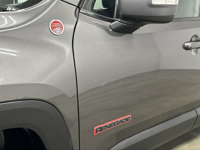 Thumbnail: 2021 Jeep Renegade - 31