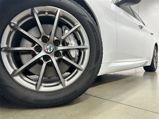 Thumbnail: 2017 Alfa Romeo Giulia - 5