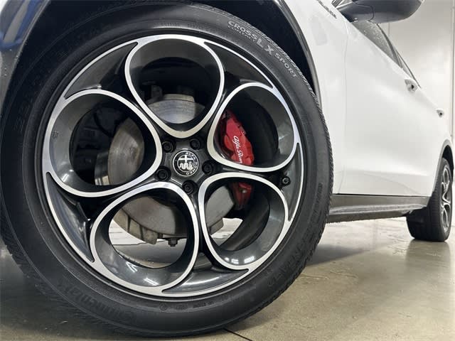 Thumbnail: 2024 Alfa Romeo Stelvio - 5