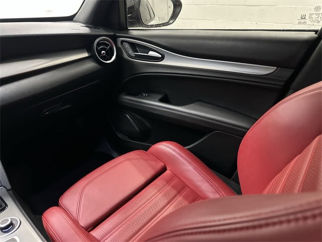 Thumbnail: 2024 Alfa Romeo Stelvio - 19