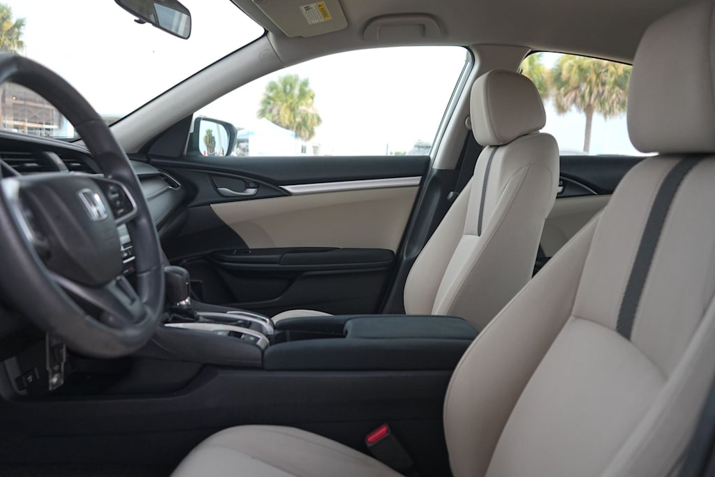 Thumbnail: 2016 Honda Civic - 11