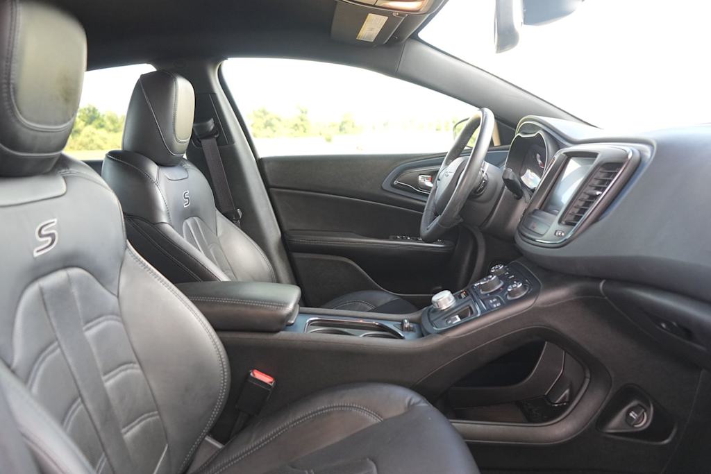 Thumbnail: 2015 Chrysler 200 - 12