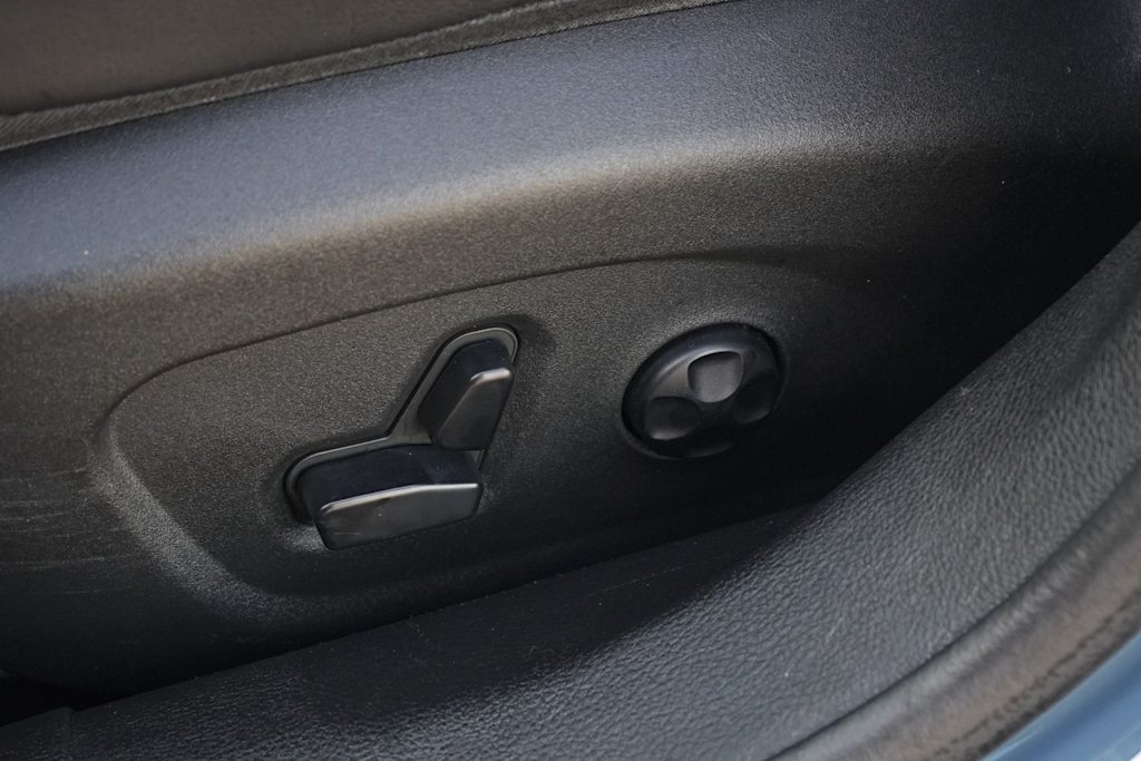 Thumbnail: 2015 Chrysler 200 - 20