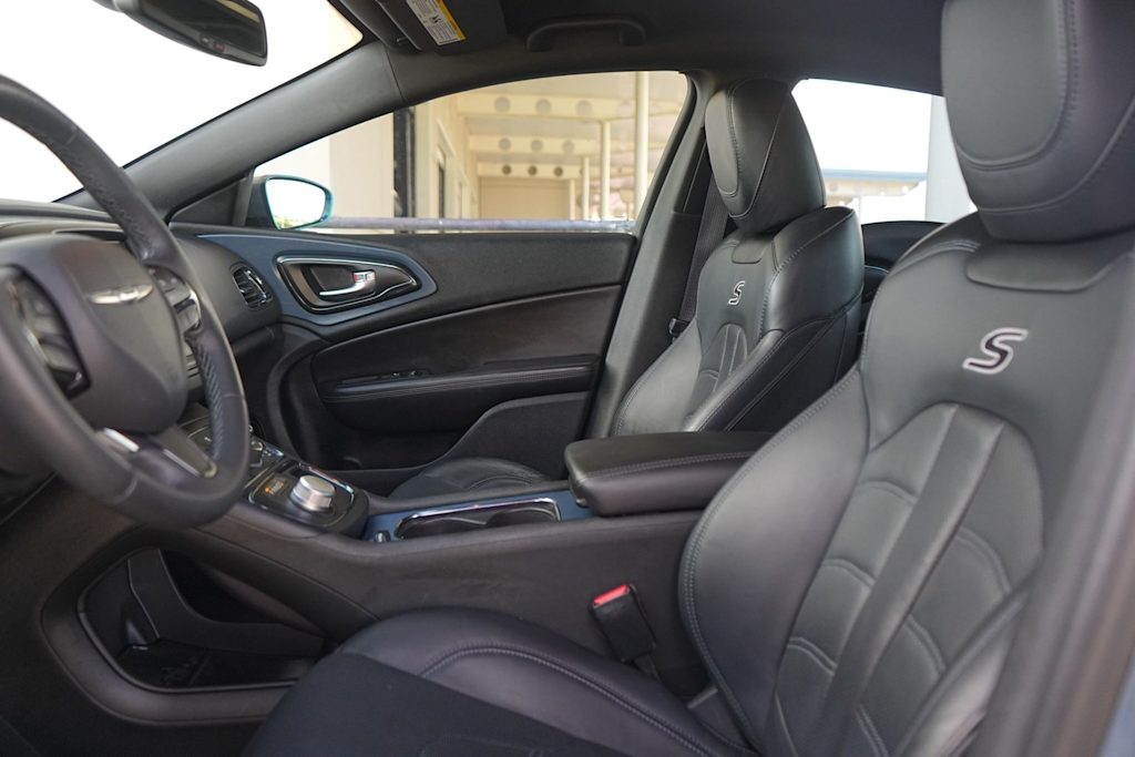Thumbnail: 2015 Chrysler 200 - 11