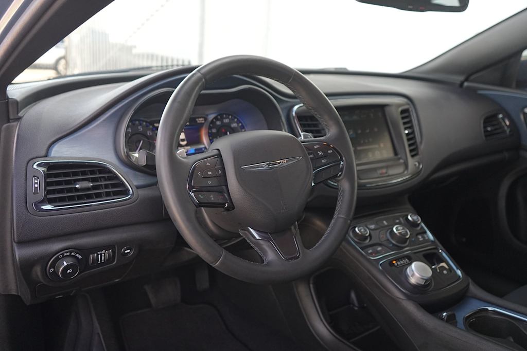 Thumbnail: 2015 Chrysler 200 - 2