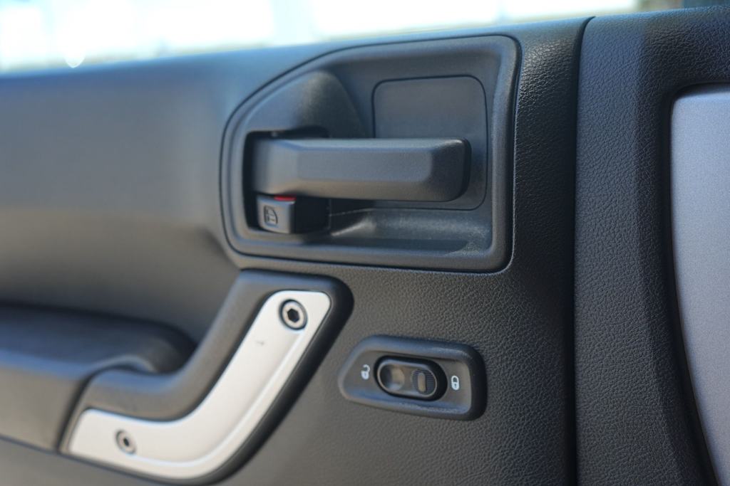Thumbnail: 2017 Jeep Wrangler - 27