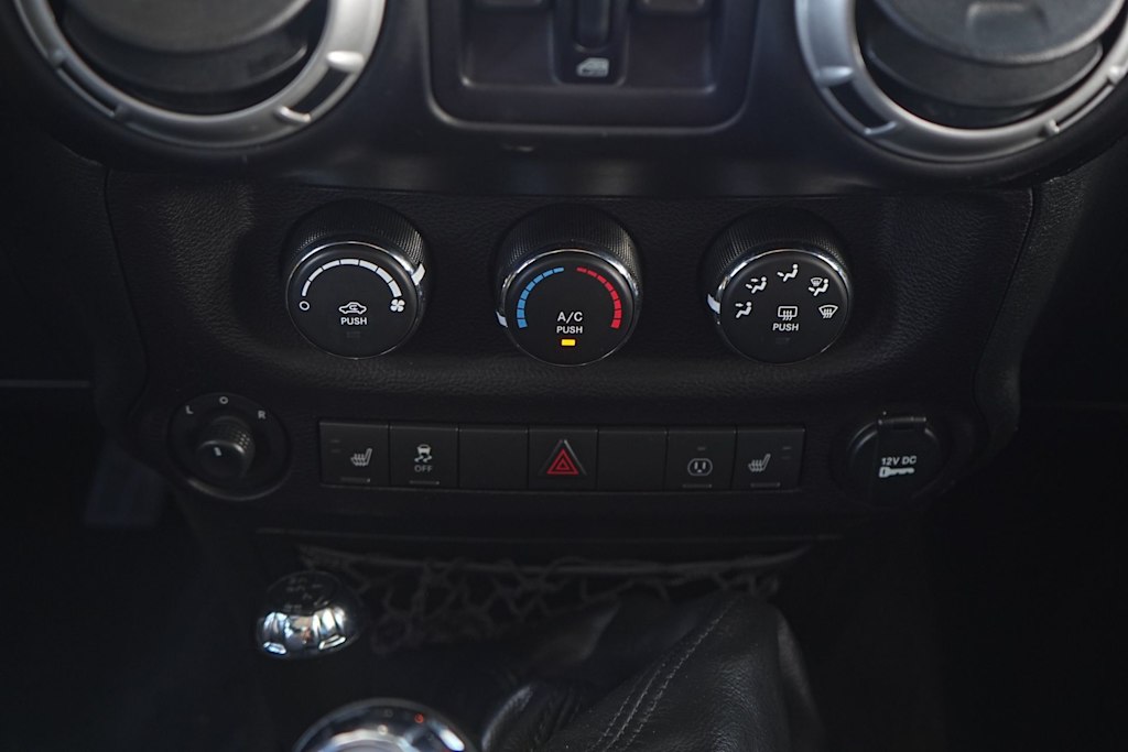 Thumbnail: 2017 Jeep Wrangler - 26