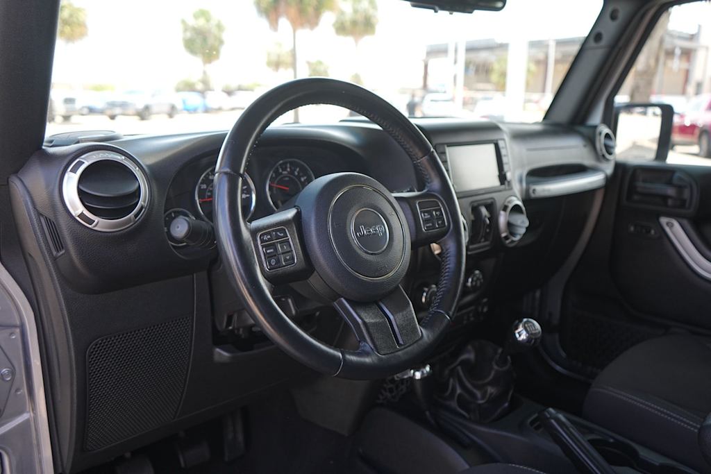Thumbnail: 2017 Jeep Wrangler - 2