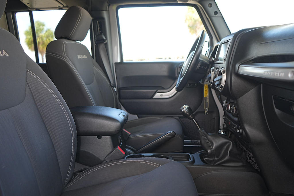 Thumbnail: 2017 Jeep Wrangler - 11
