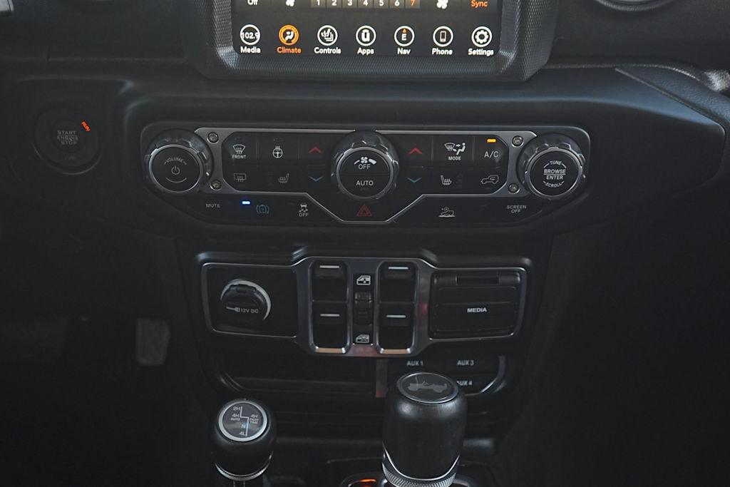 Thumbnail: 2023 Jeep Wrangler - 25
