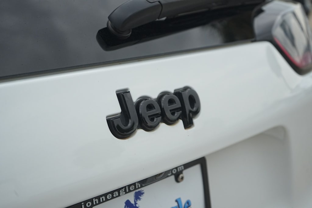 Thumbnail: 2021 Jeep Cherokee - 7