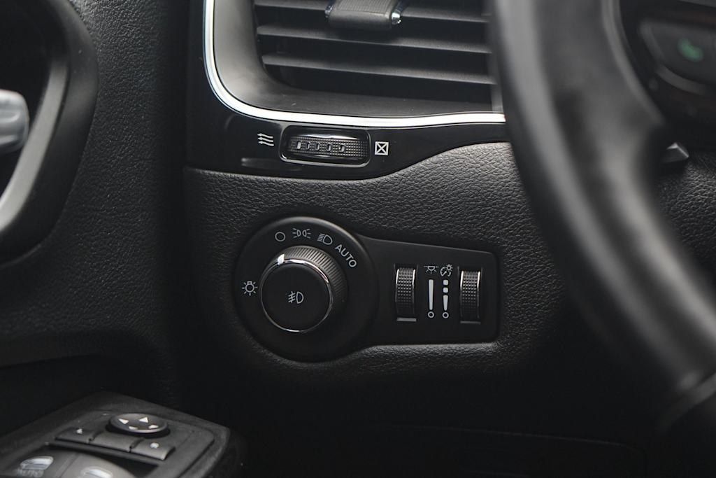 Thumbnail: 2021 Jeep Cherokee - 27