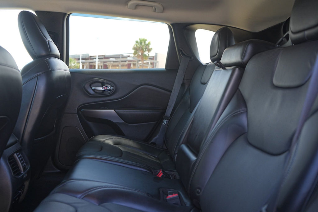 Thumbnail: 2019 Jeep Cherokee - 22