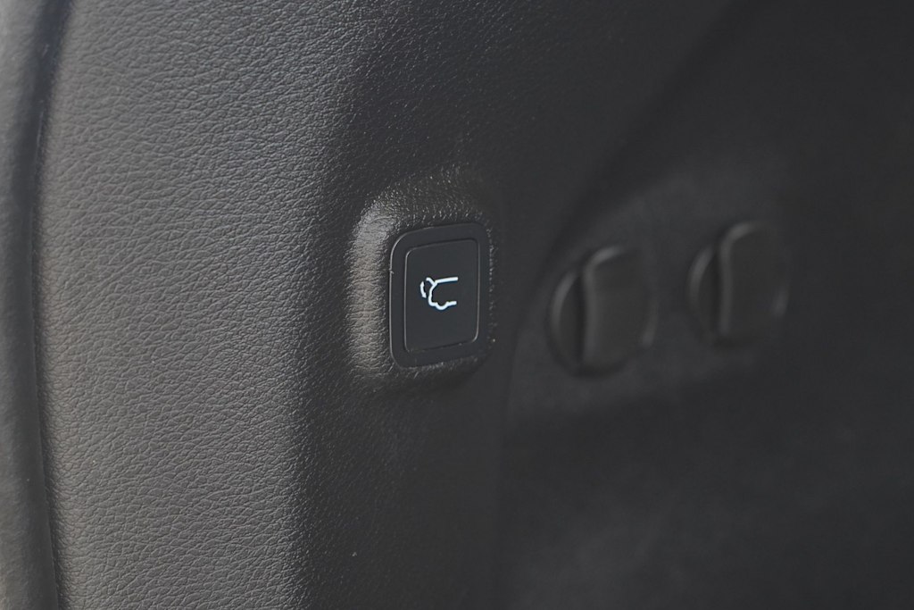 Thumbnail: 2019 Jeep Cherokee - 29