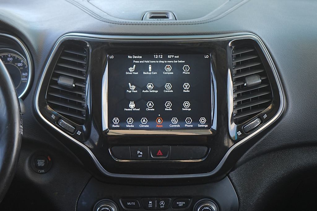 Thumbnail: 2019 Jeep Cherokee - 14