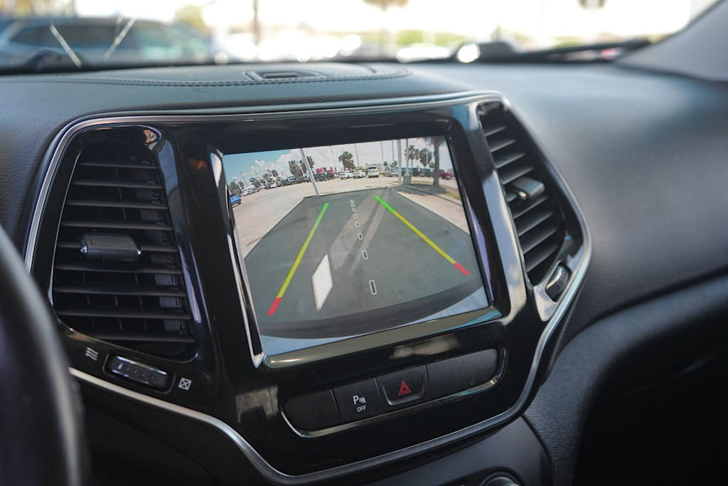 Thumbnail: 2019 Jeep Cherokee - 26