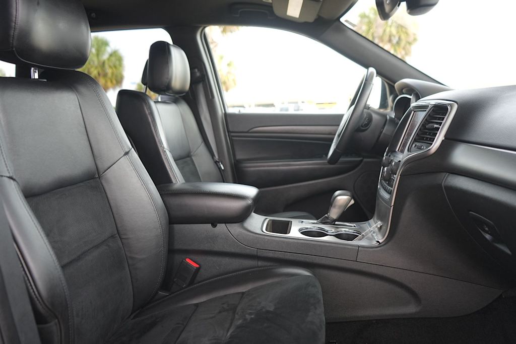 Thumbnail: 2018 Jeep Grand Cherokee - 12