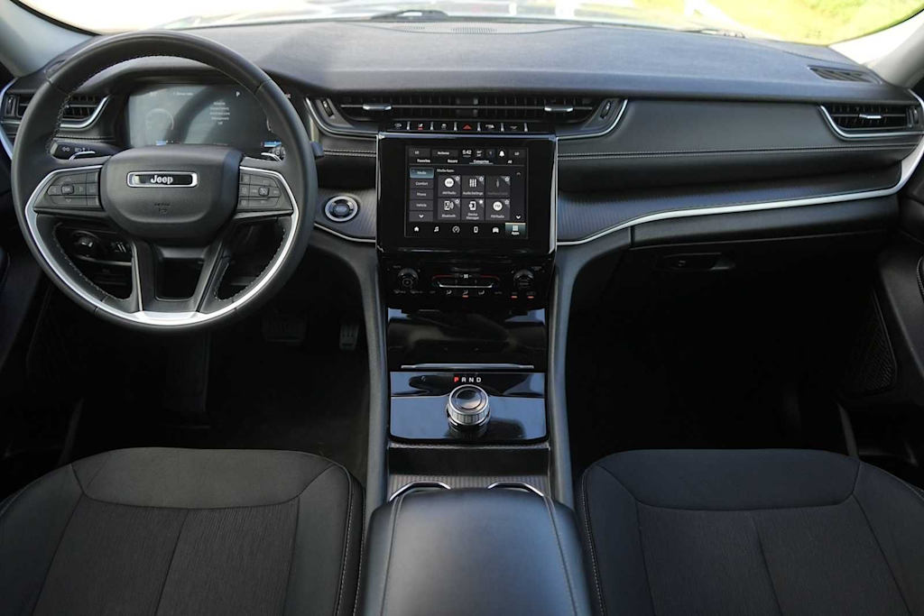 Thumbnail: 2024 Jeep Grand Cherokee - 10