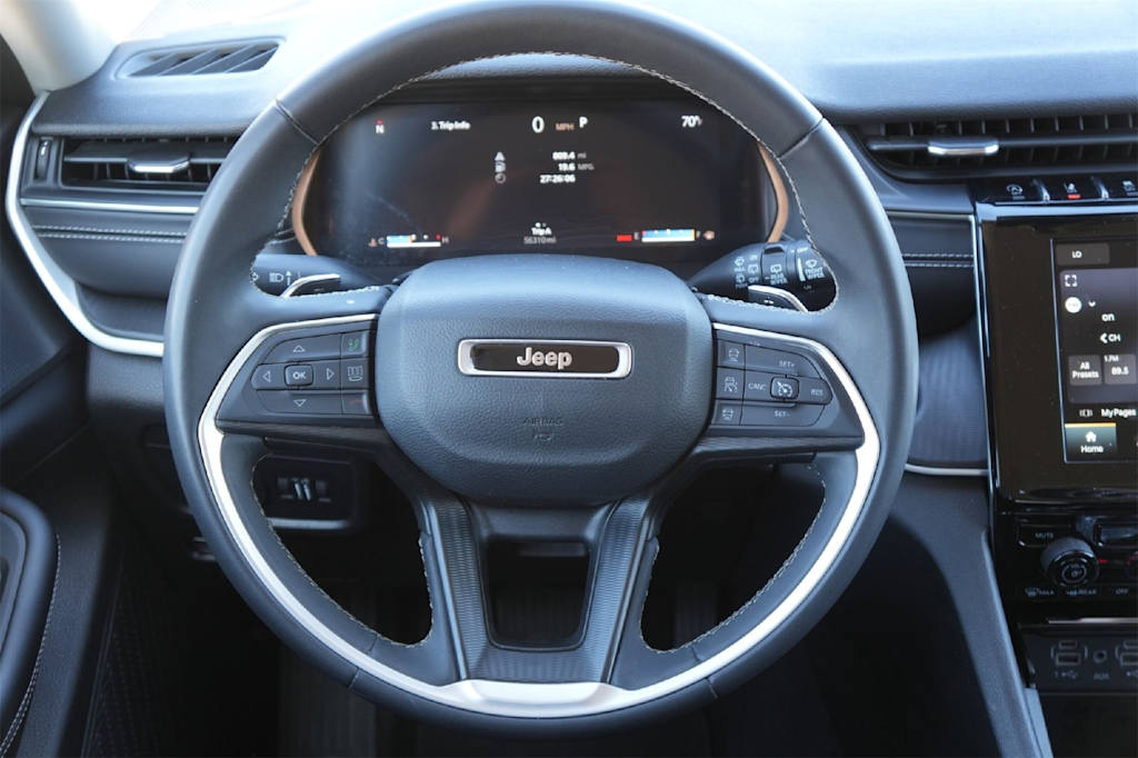 Thumbnail: 2023 Jeep Grand Cherokee - 10