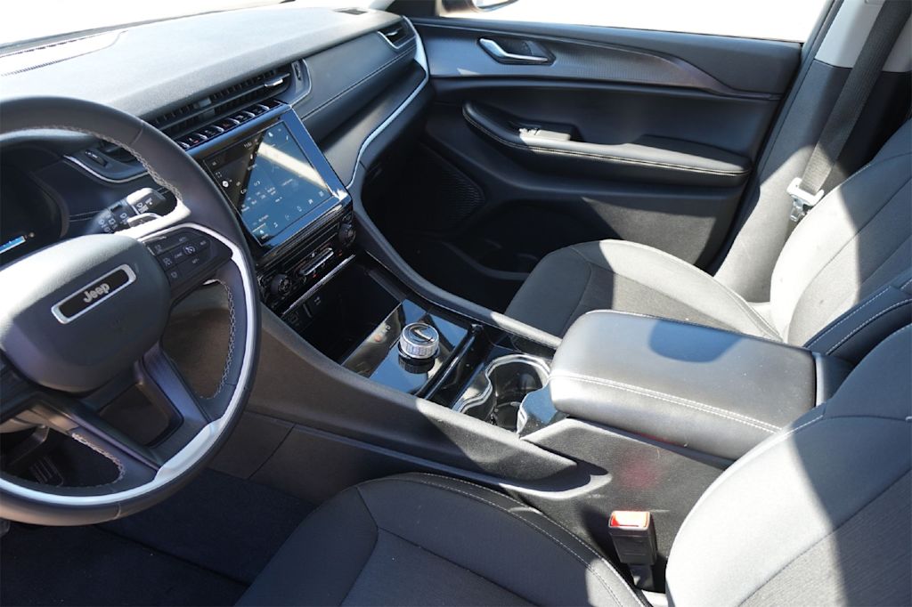 Thumbnail: 2023 Jeep Grand Cherokee - 11