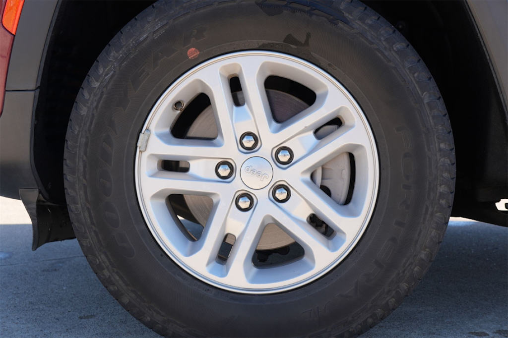 Thumbnail: 2023 Jeep Grand Cherokee - 8