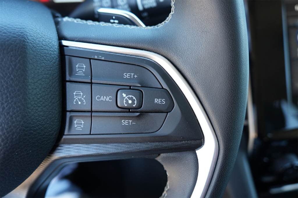 Thumbnail: 2023 Jeep Grand Cherokee - 27