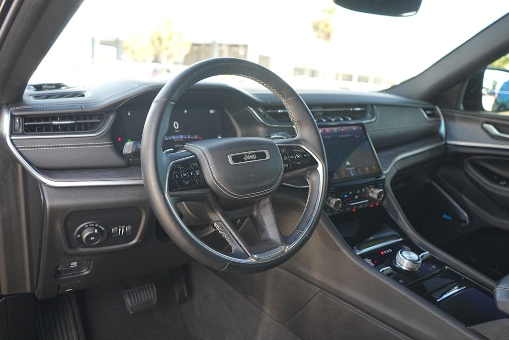 Thumbnail: 2022 Jeep Grand Cherokee L - 2