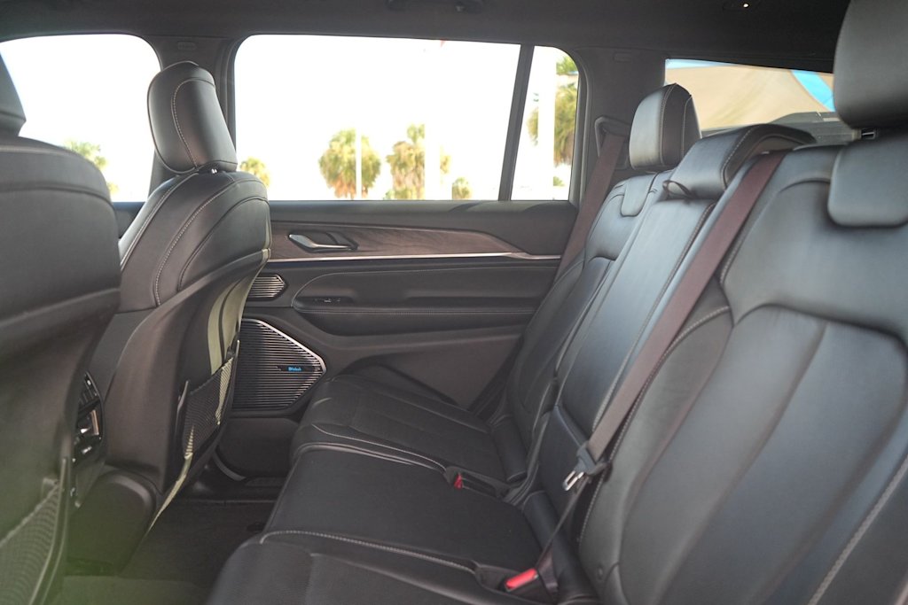 Thumbnail: 2022 Jeep Grand Cherokee L - 22