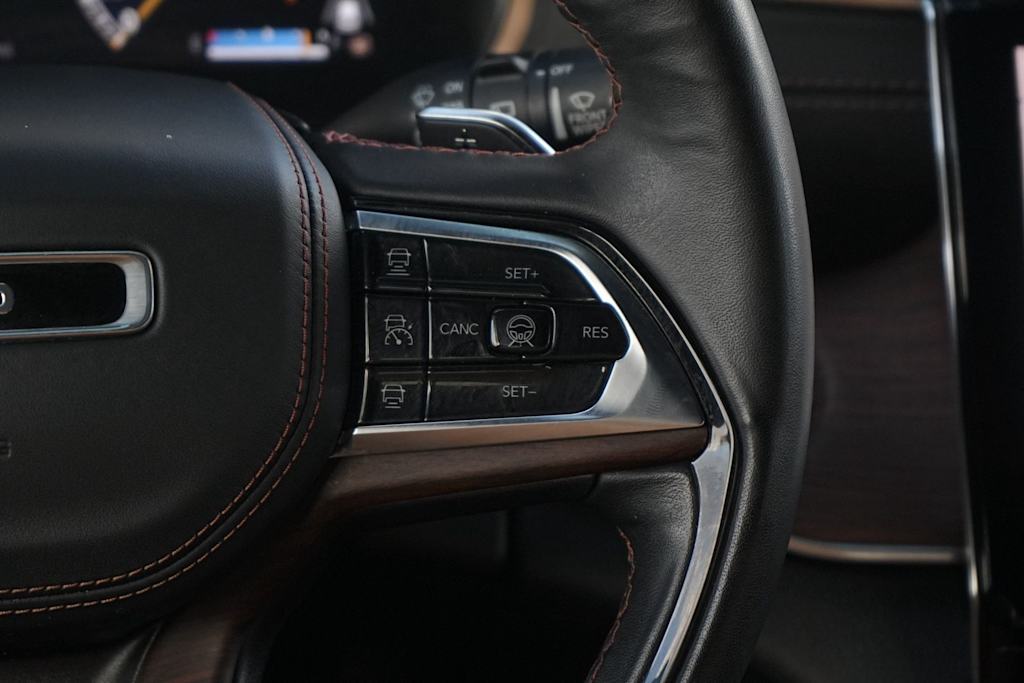 Thumbnail: 2023 Jeep Grand Cherokee L - 24