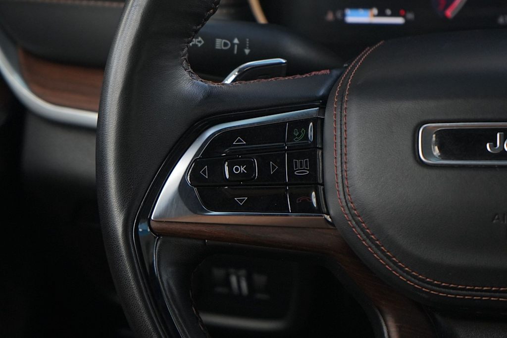 Thumbnail: 2023 Jeep Grand Cherokee L - 23