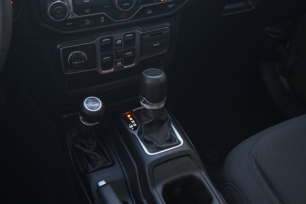 Thumbnail: 2023 Jeep Gladiator - 16