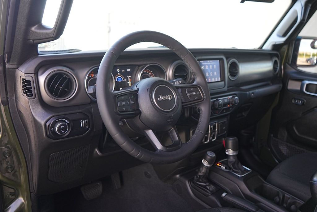 Thumbnail: 2023 Jeep Gladiator - 2