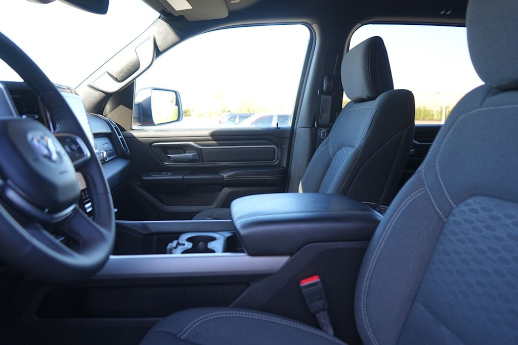 Thumbnail: 2025 RAM 1500 - 10