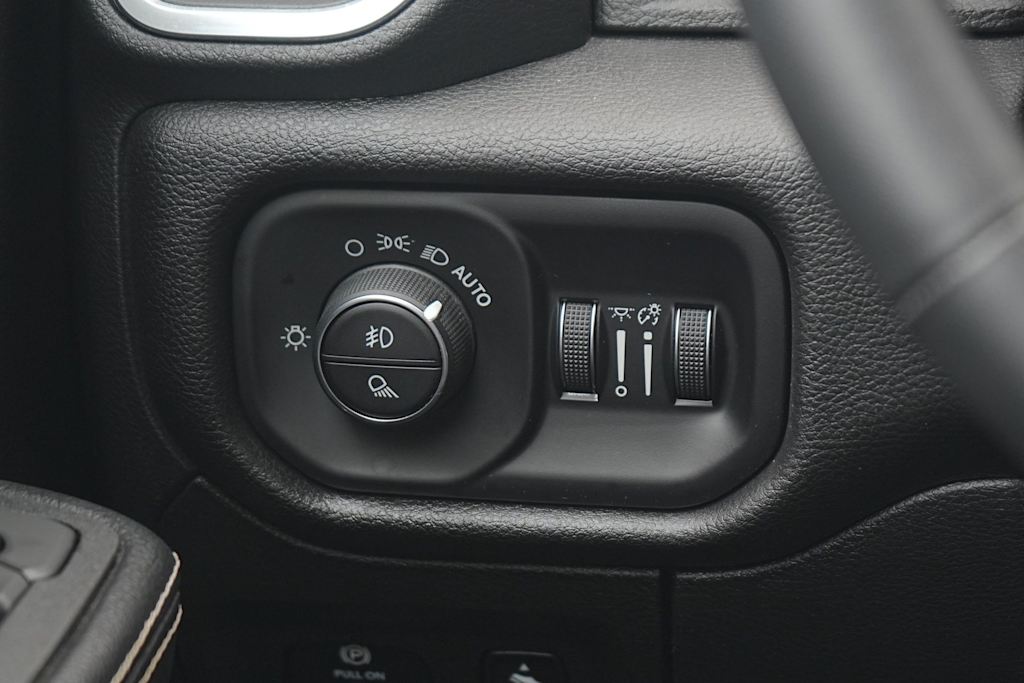 Thumbnail: 2025 RAM 1500 - 26