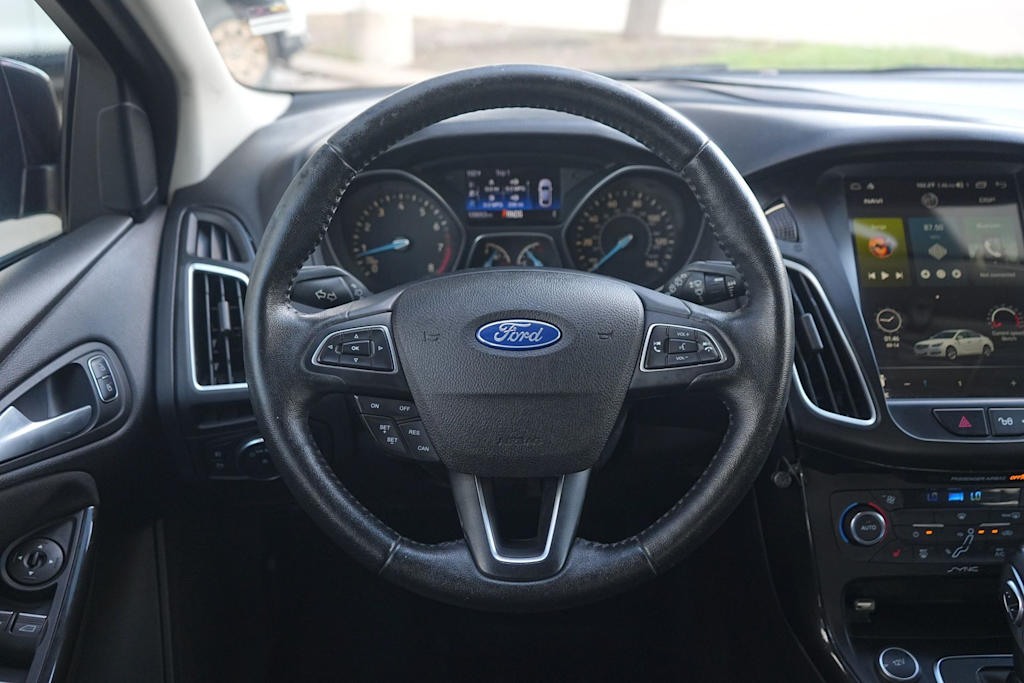 Thumbnail: 2016 Ford Focus - 14