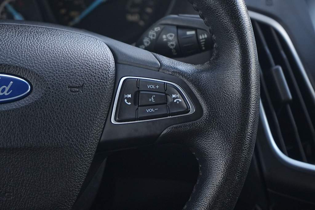 Thumbnail: 2016 Ford Focus - 24