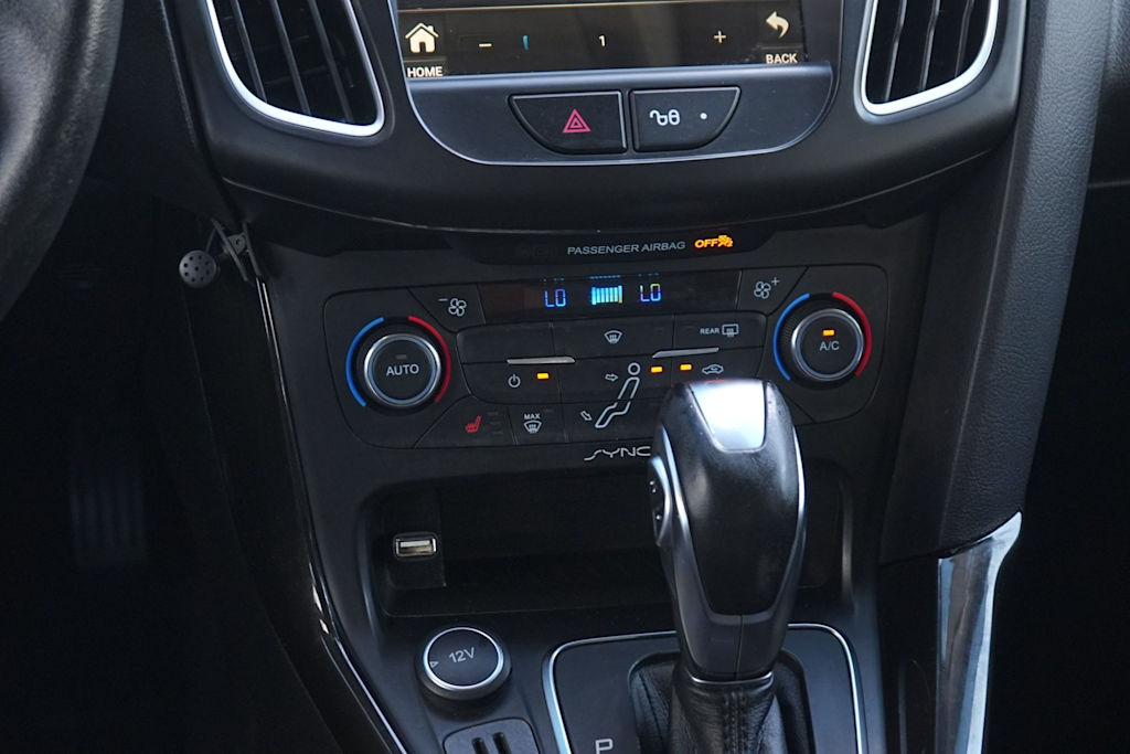 Thumbnail: 2016 Ford Focus - 25