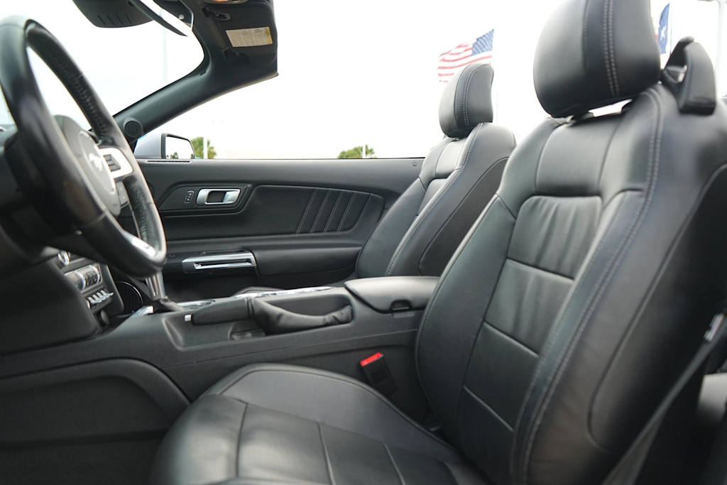 Thumbnail: 2022 Ford Mustang - 11