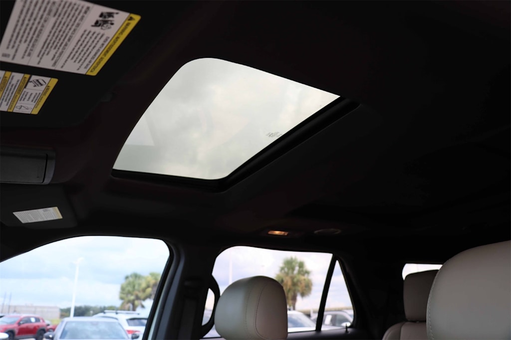 Thumbnail: 2014 Ford Explorer - 26