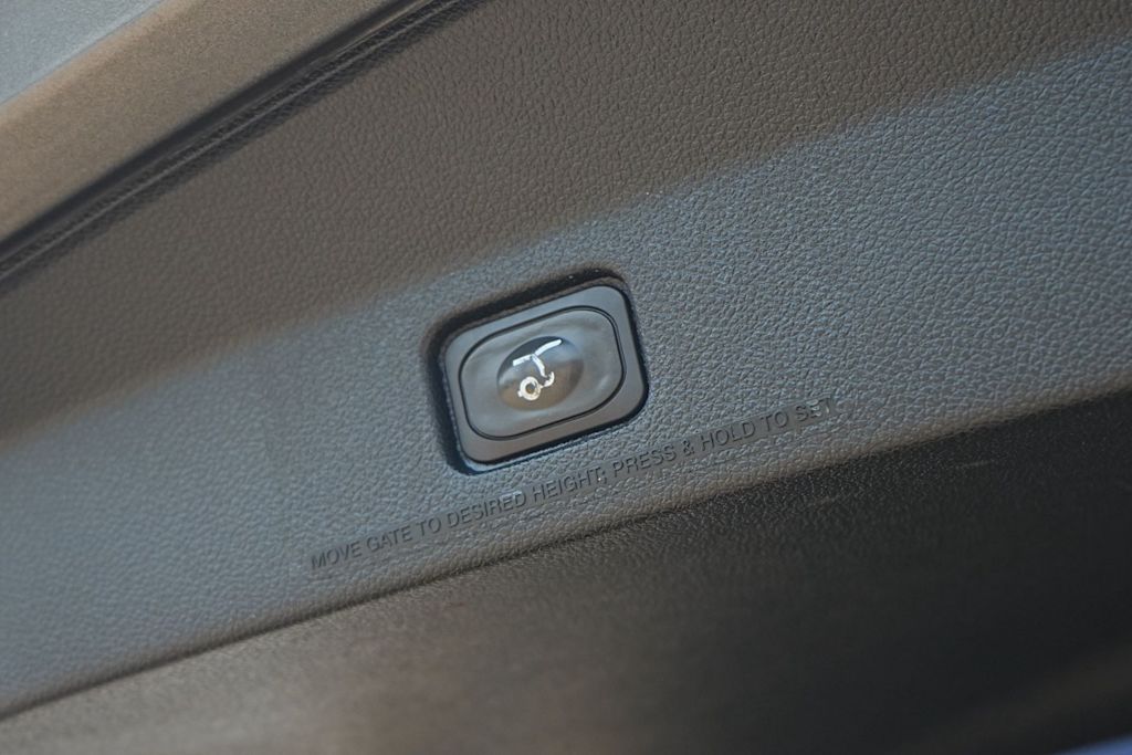 Thumbnail: 2018 Ford Explorer - 28