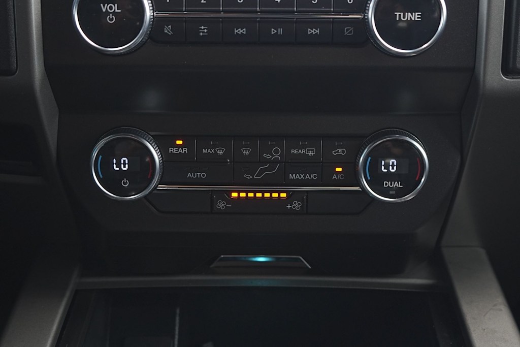 Thumbnail: 2019 Ford Expedition - 25