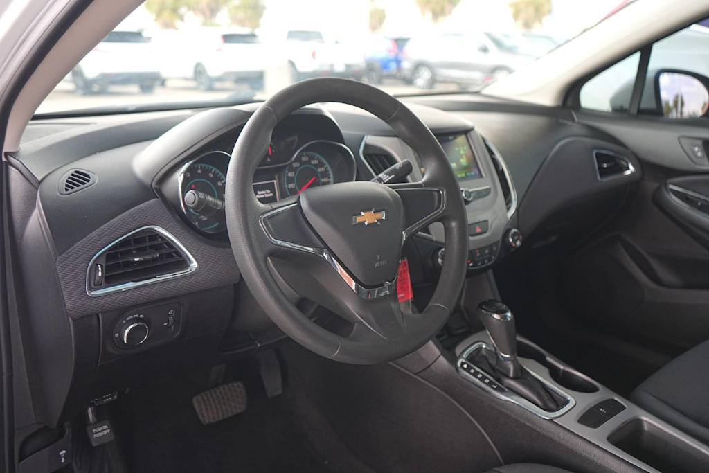 Thumbnail: 2018 Chevrolet Cruze - 2