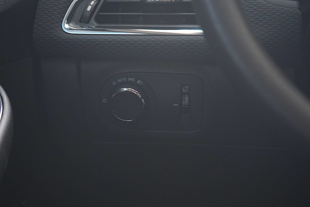 Thumbnail: 2018 Chevrolet Cruze - 25